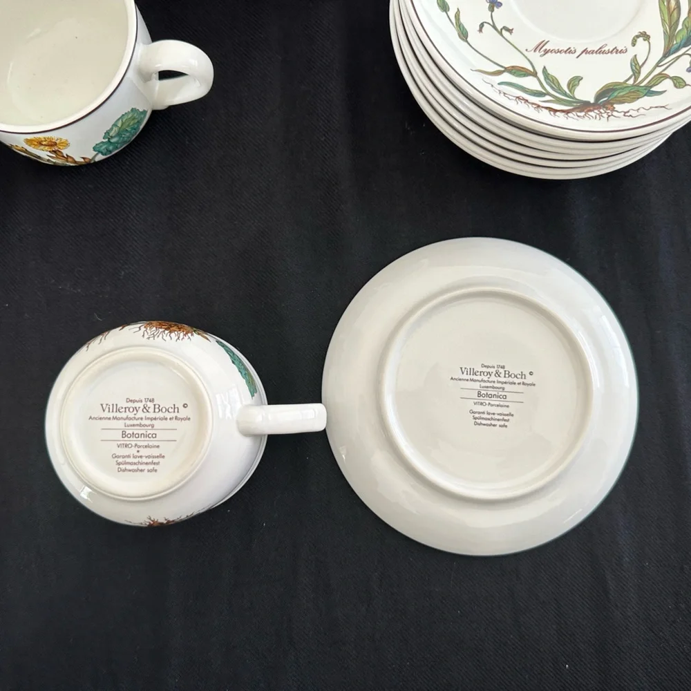 Villeroy & Boch Flat Cup & Saucer Set (8) - Picture 3 of 4